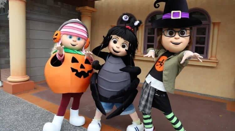 Grus Girls mascots in their Halloween costumes