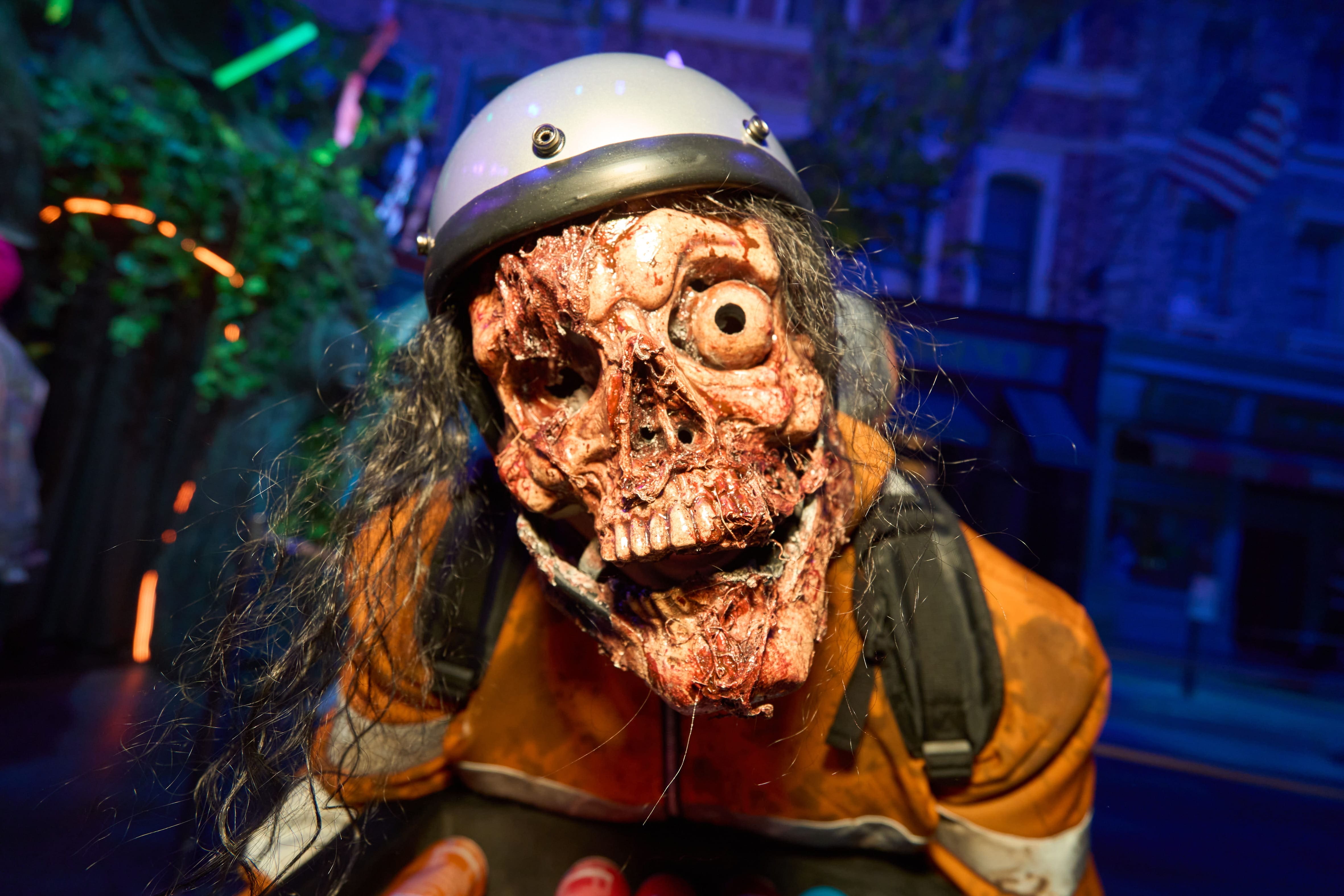 Universal Studios Singapore Halloween Horror Nights 14 – Immersive Zone – The Raveyard – Discover a creepy Fanta creature walking around in this area