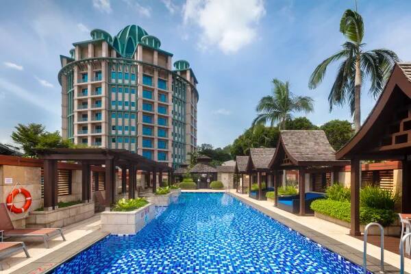 Crockfords Tower offers spacious suites, custom-designed furnishings and personalised service.