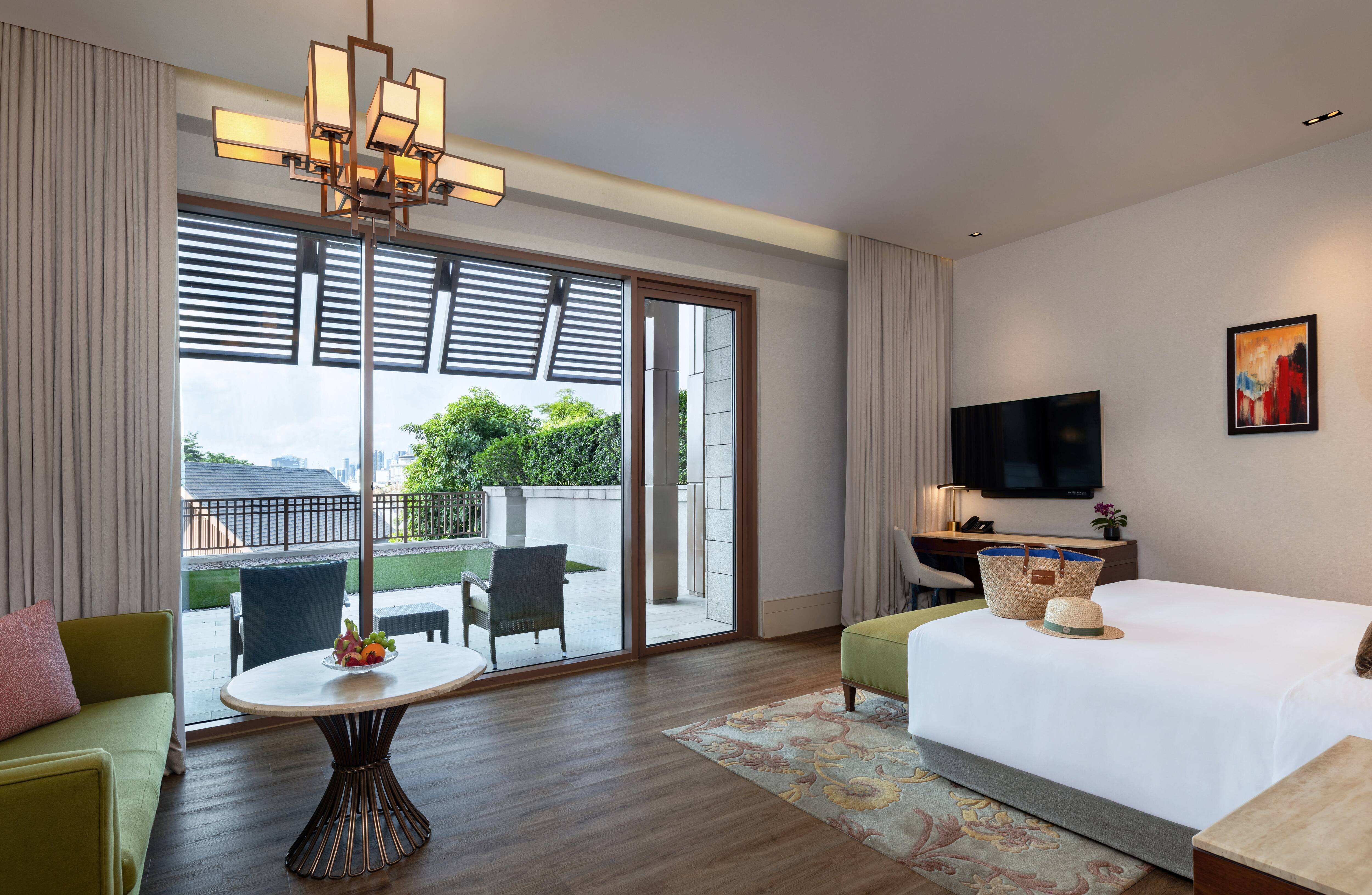 At Equarius Hotel, Deluxe Rooms, Deluxe Pool Rooms and Deluxe Garden Rooms offer one king bed or two super-single beds. 