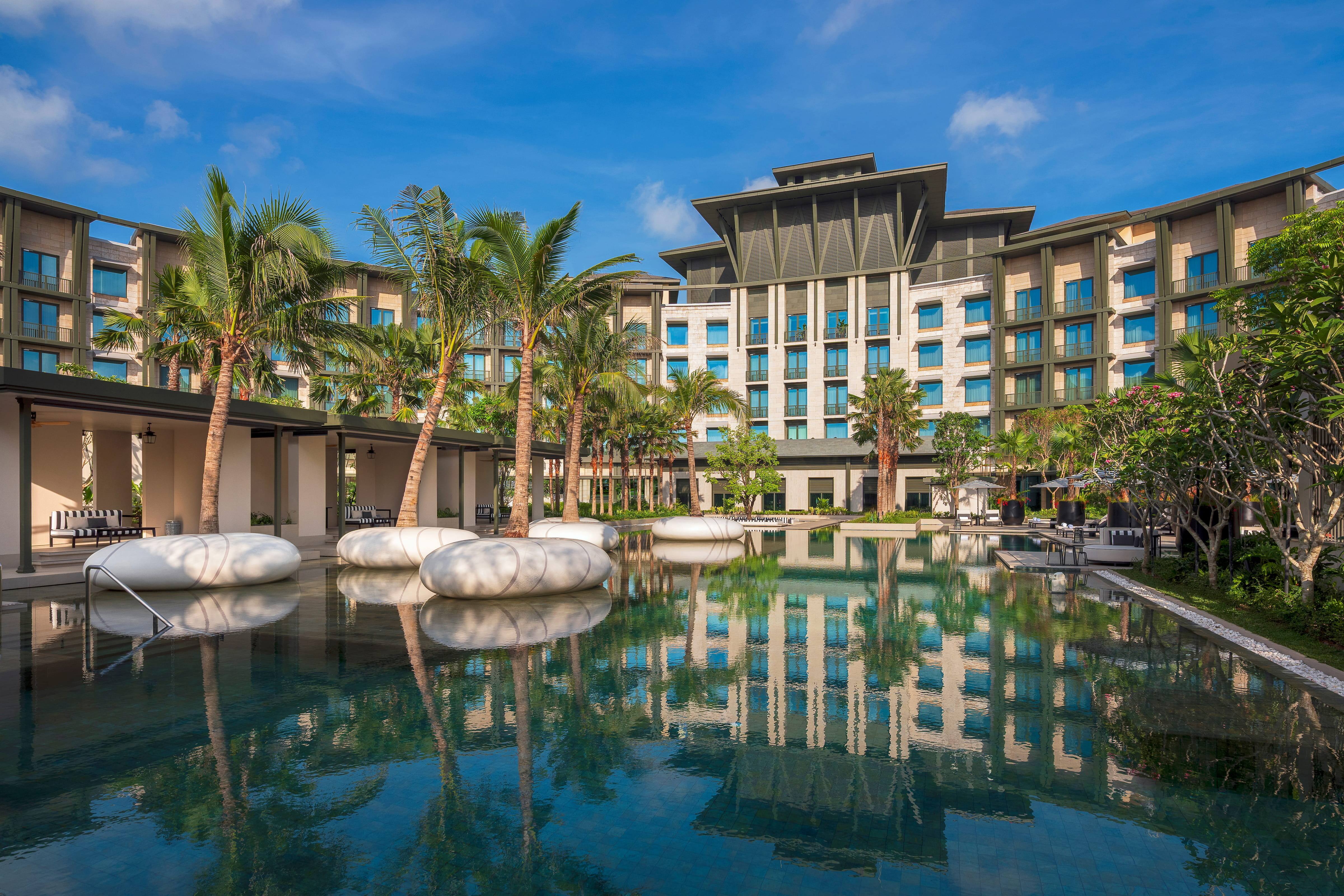 The Laurus also participates in Marriott Bonvoy; points, redemptions and member benefits depend on the booking channel and eligible rate.