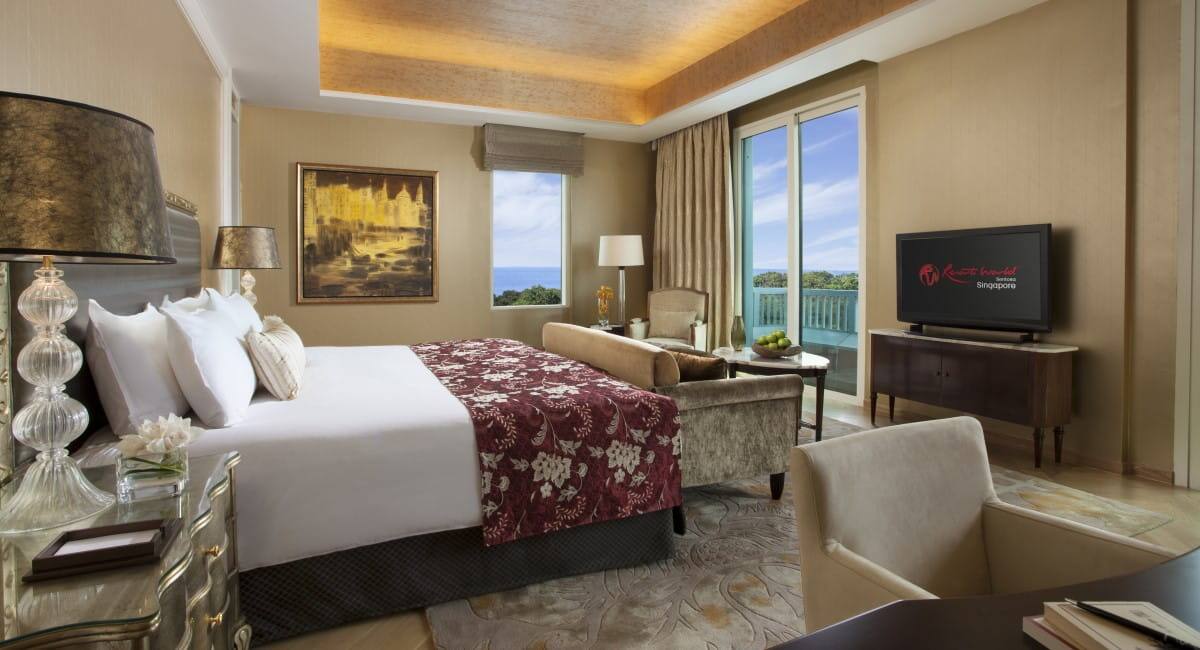 Merlion Suite Bedroom at Hotel Michael Sentosa
