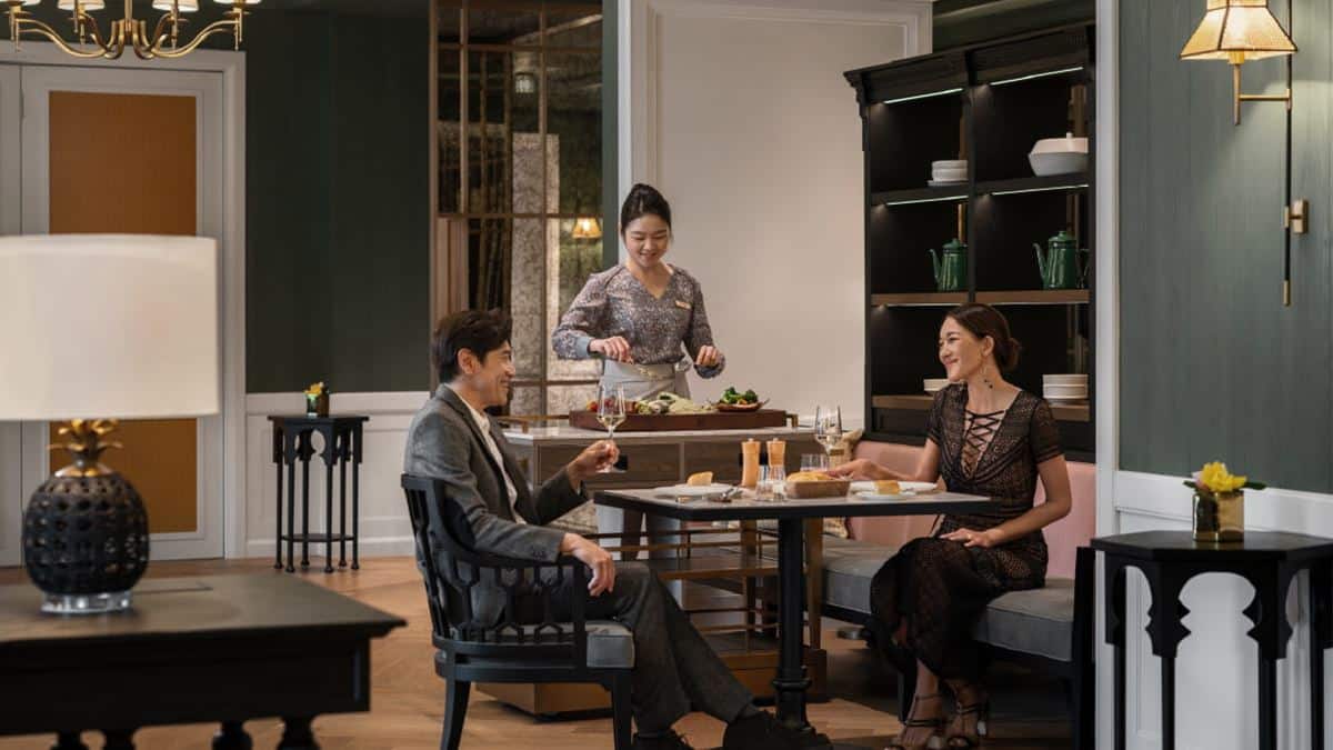 Laurus Table