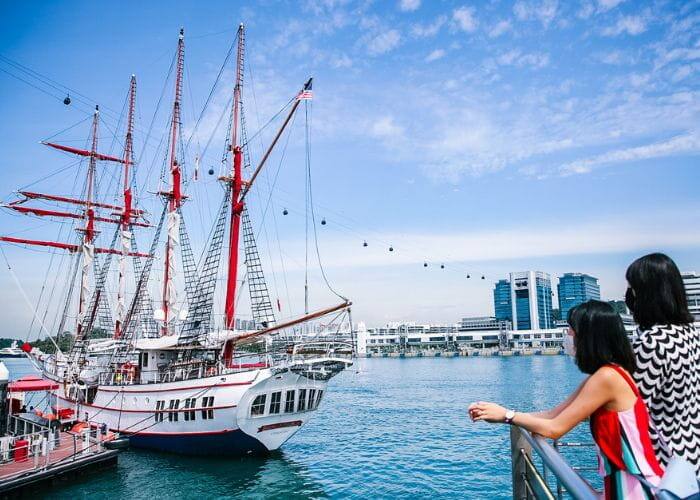 Viewing the docked Royal Albatross at RWS