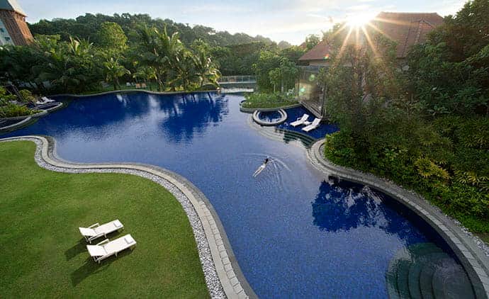 Image 8: Hotels-BV_Facilities-Free-Form-Pool-690x422