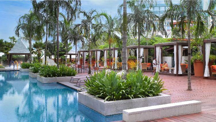 festive hotel-Outdoor-Swimming-Pool-720x422