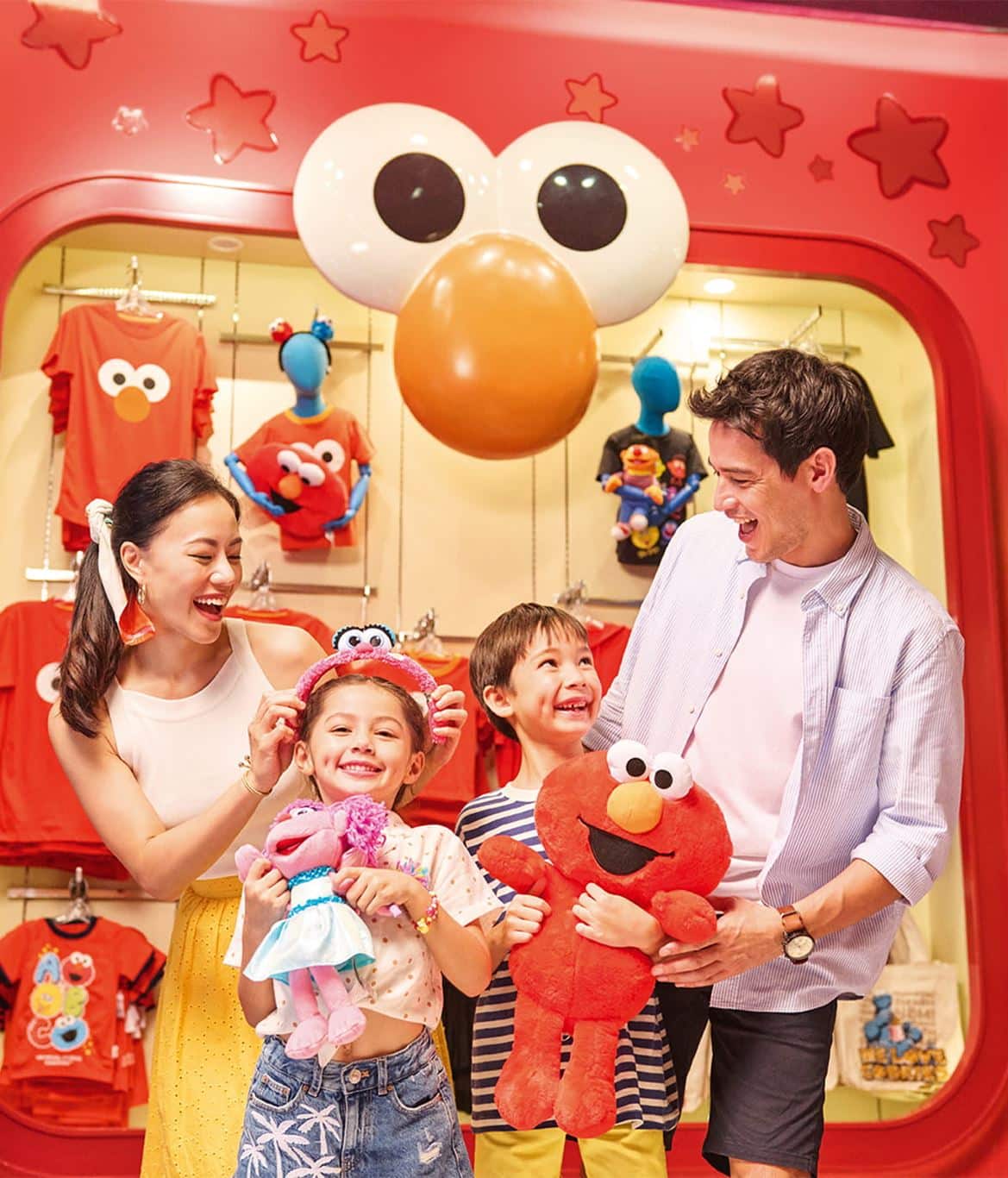 Universal Studios Singapore - Big Bird Emporium Family
