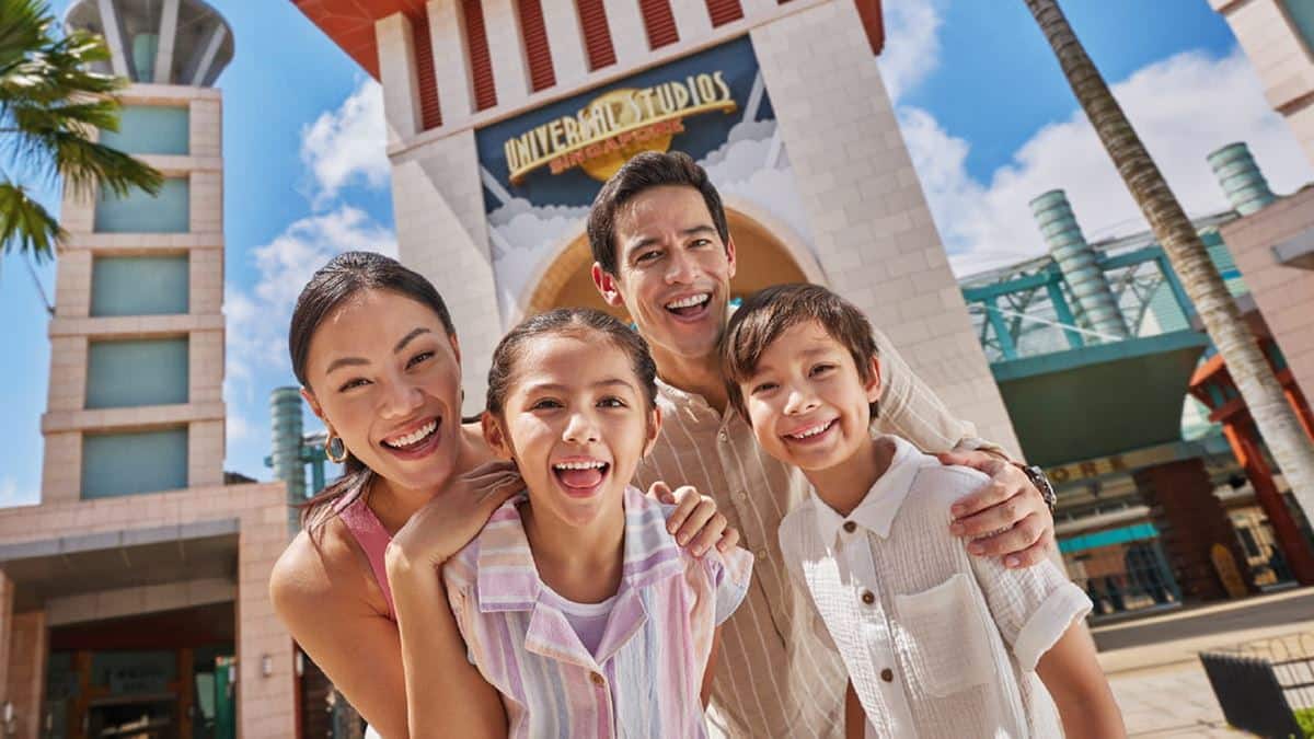 Universal Studios Singapore - Pierre Herme Macarons Bundle