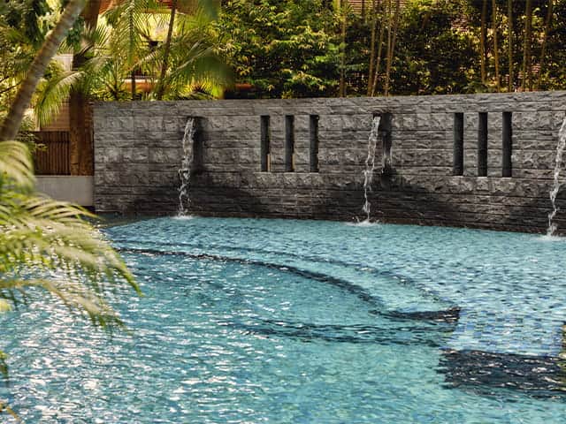 EH---Deluxe-Pool-View-6