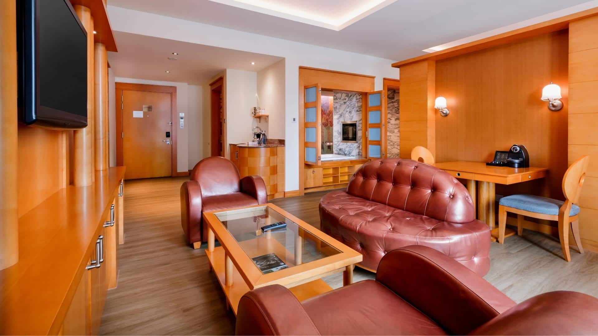 HM---2-Bedroom-Deluxe-Suite