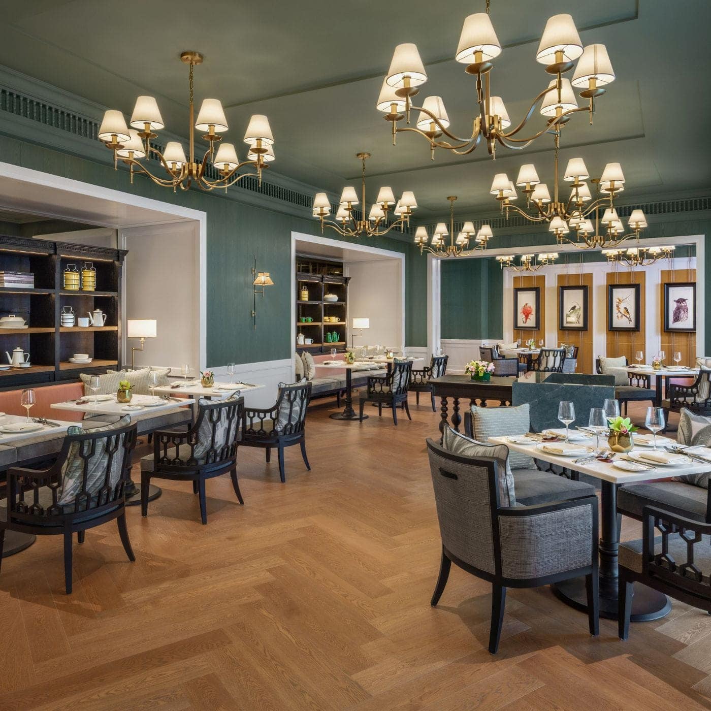 Resorts-World-Sentosa-Laurus-table