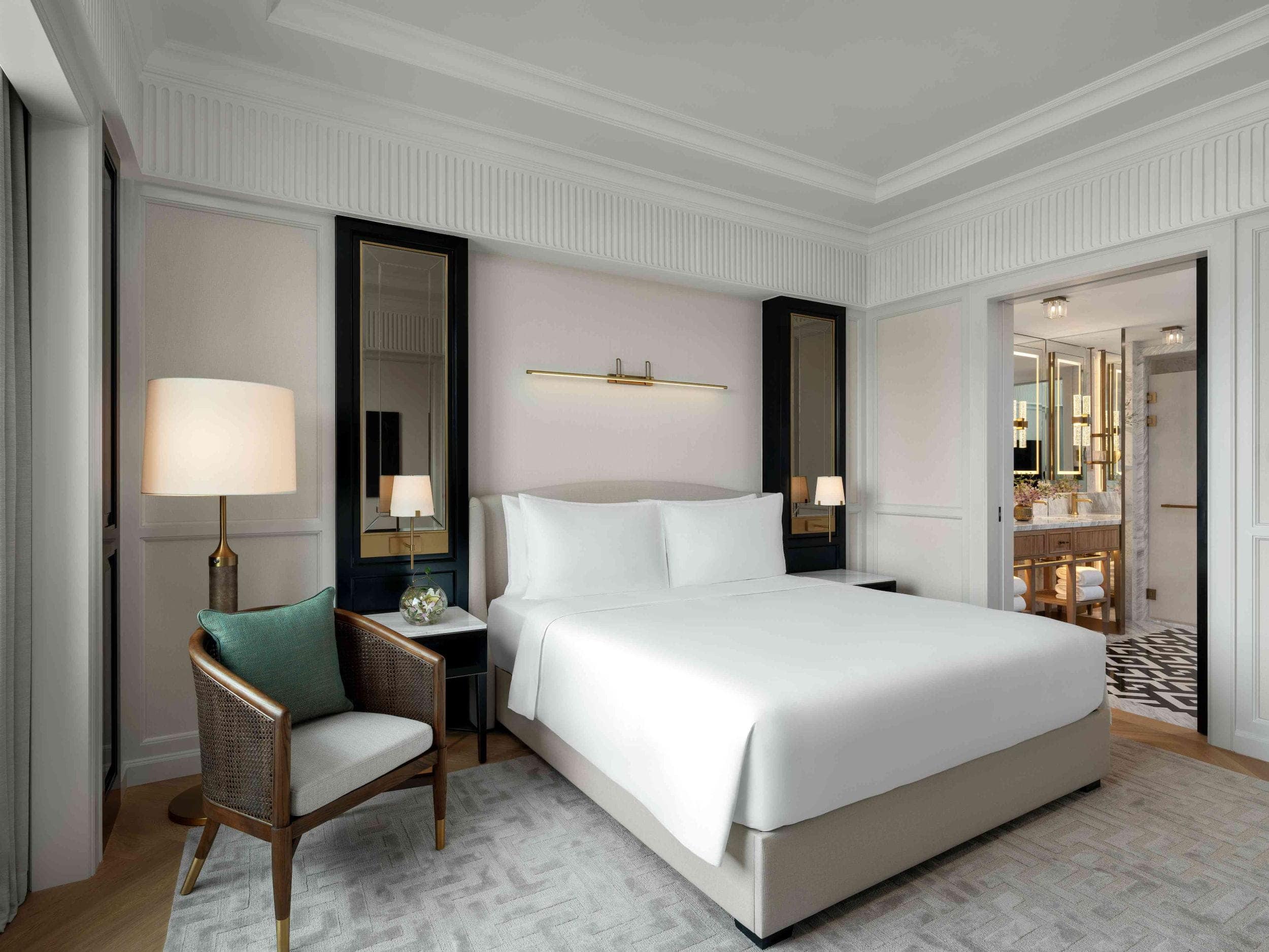 Resorts-World-Sentosa-Laurus-Deluxe Suite-King