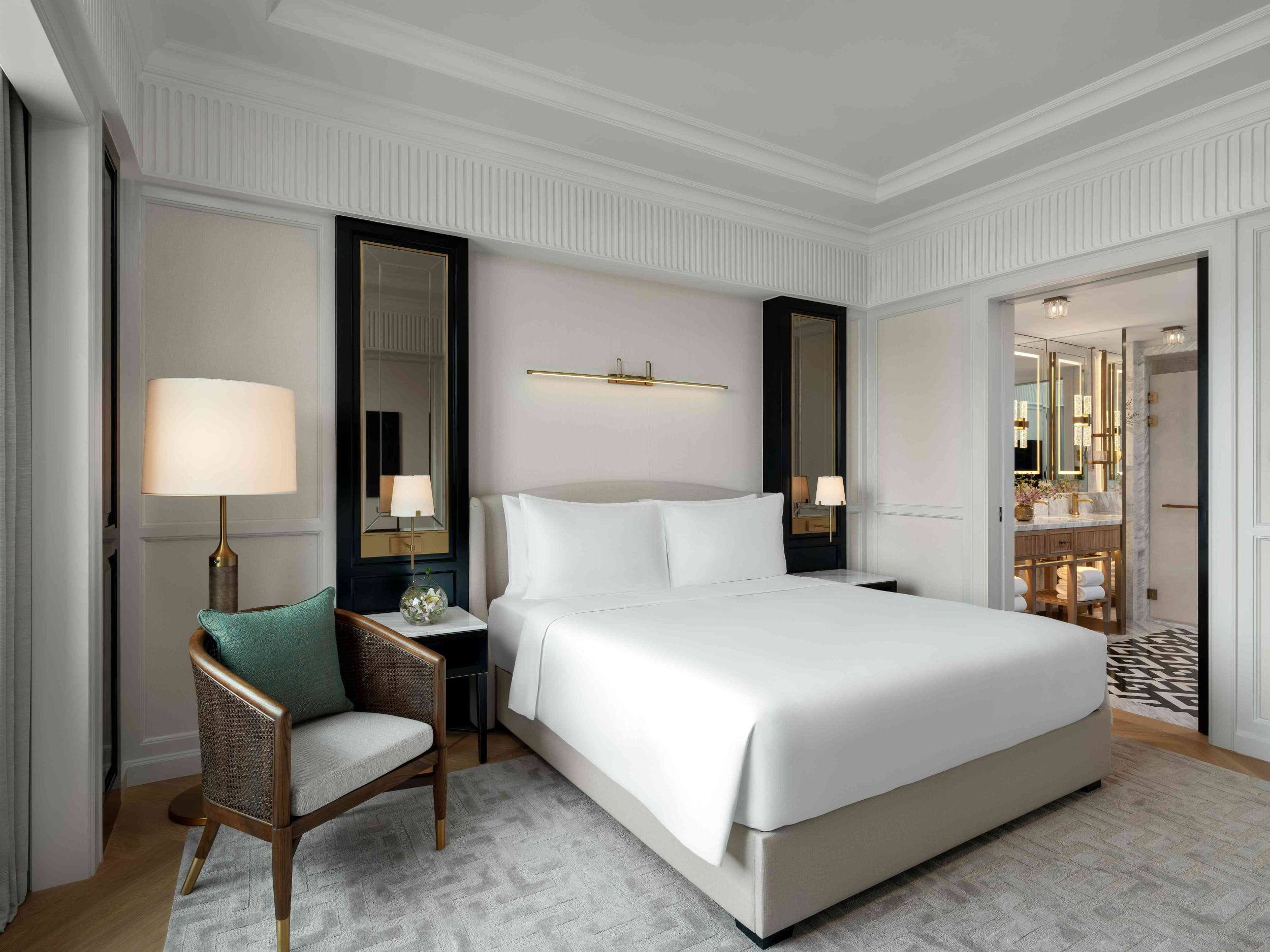 Resorts-World-Sentosa-Laurus-Deluxe Suite-King