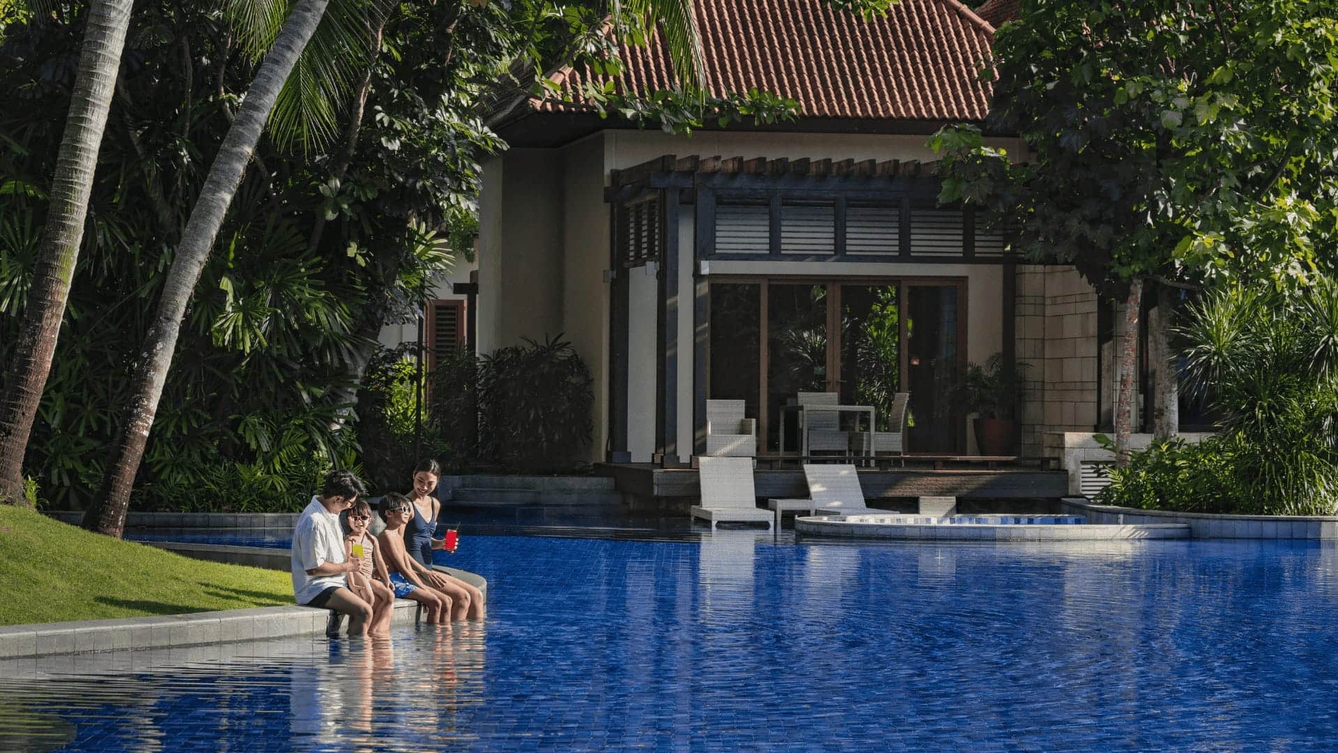 Stay in Resorts World Sentosa